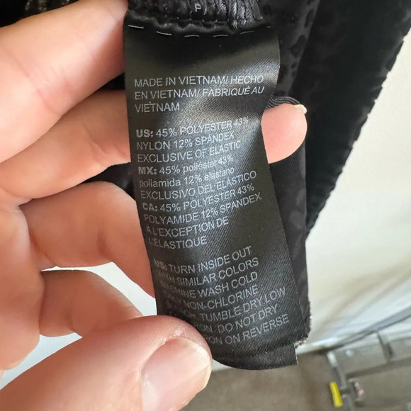 WHBM Black burnout mock neck long sleeve blouse top in leopard velvet size M - Picture 7 of 7